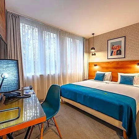 Hotel Roombach Center 3*