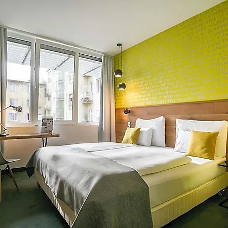 Hotel Roombach Center 3*