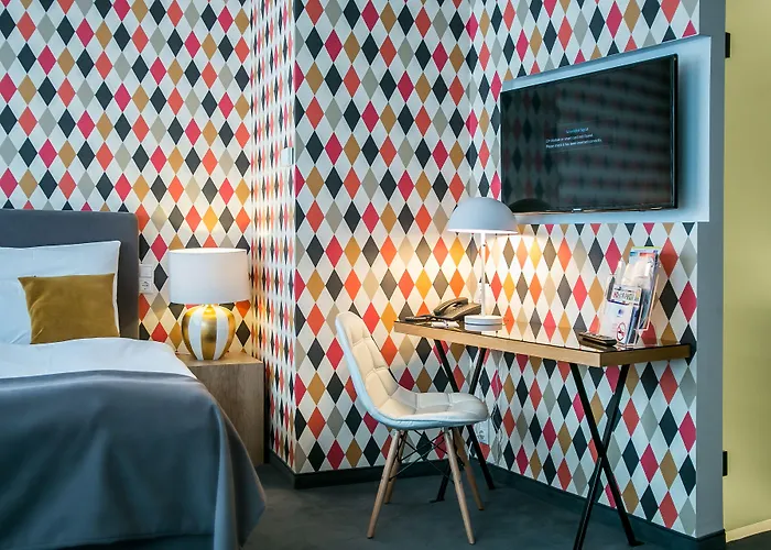 Hotel Roombach Center 3*