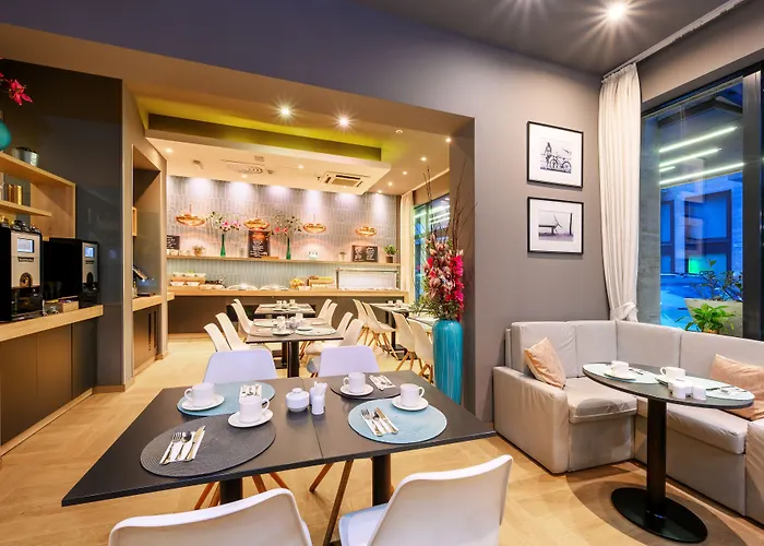 Roombach Center Hotel