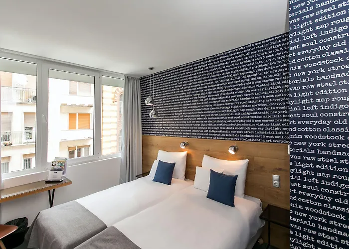 Hotel Roombach Center 3*